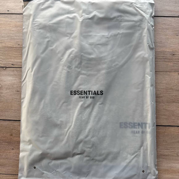 New Essentials Fear of God SS22 Dark Oatmeal Tee Sizes S, M, L - Picture 3 of 9